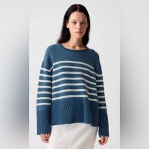 NwT 24/7 Split-Hem Roll Neck Sweater size petite S indigo GAP